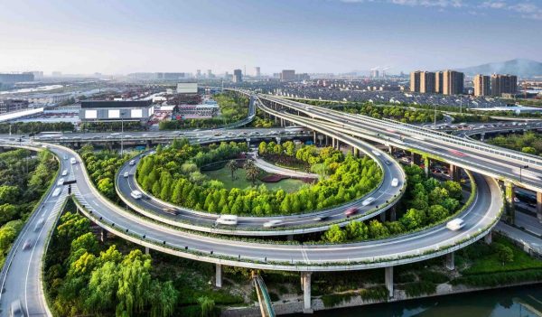 Traffic on elevated expressway