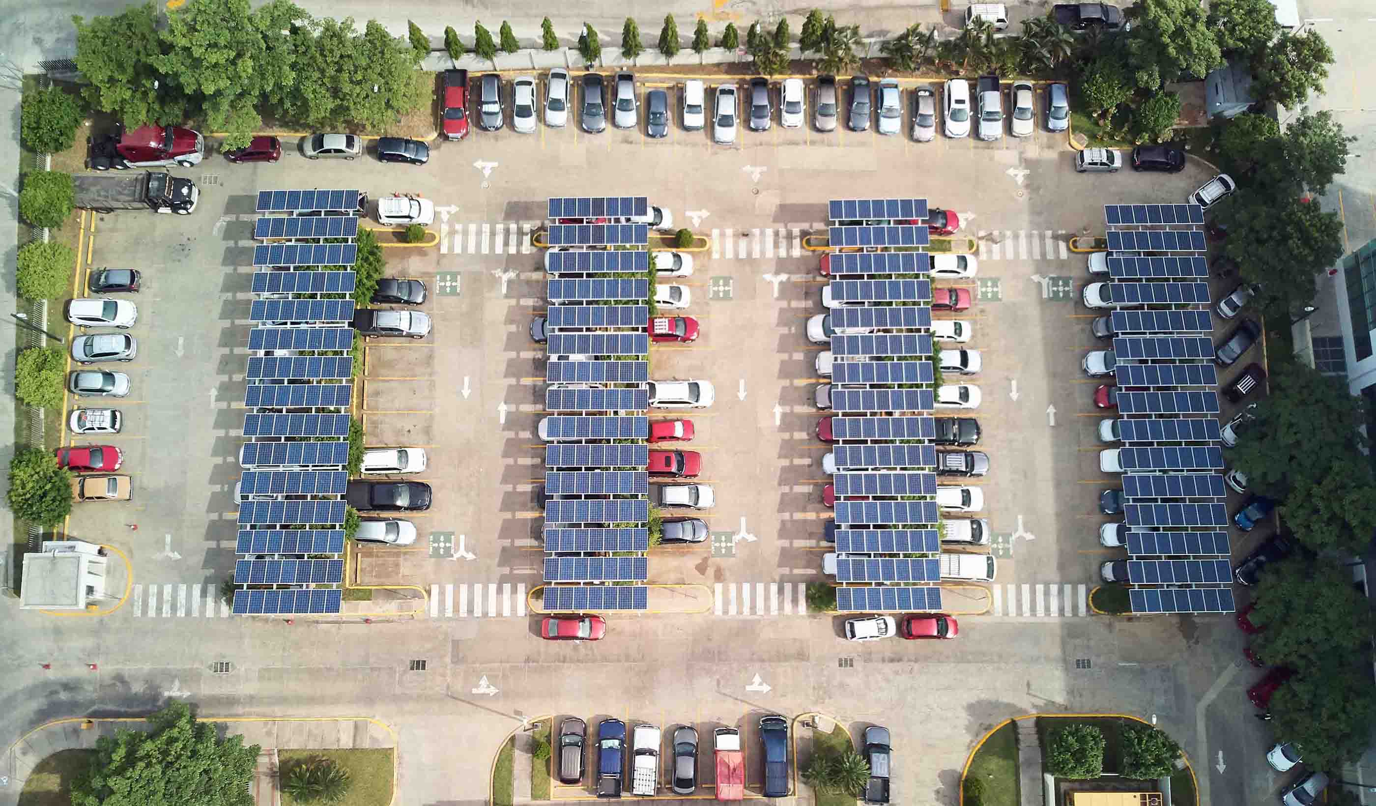 Électrifier notre industrie grâce aux panneaux solaires