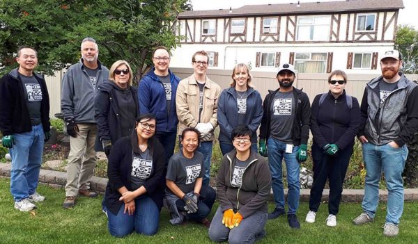 Group picture of volunteers