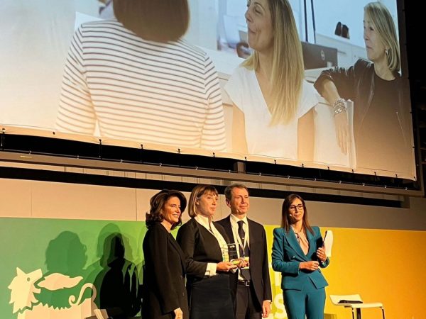 Emanuela Sturniolo riceve il premio